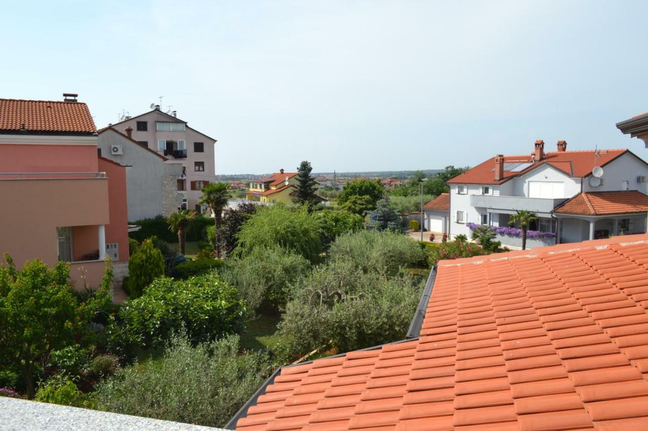 Apartman Ika Umag Exterior foto